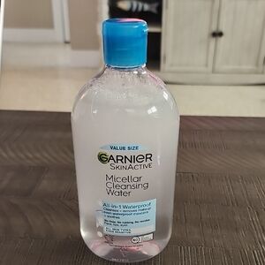 Garnier SkinActive Micellar Water with Blue Cap